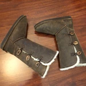 Bearpaw brown winter boots 8